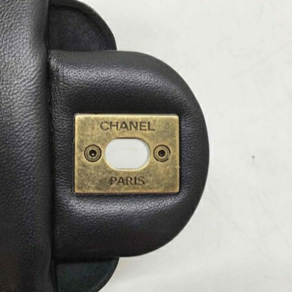 The CHANEL Camellia Black Leather Flap Bag - Picture 3 of 10